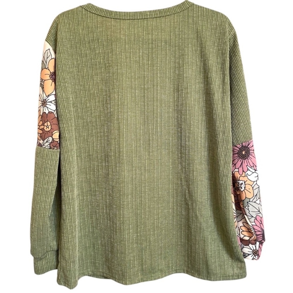 BiBi SAGE GREEN FLORAL RIBBED KNIT BLOCK PATTERN TOP SIZE
SMALL - Picture 5 of 8